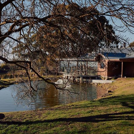 Tuki Retreat Bed & Breakfast Smeaton Exterior photo